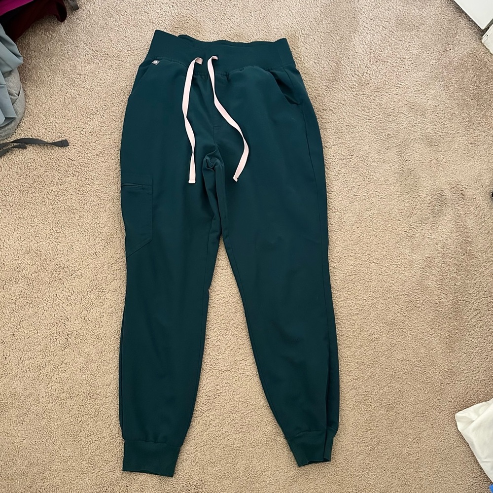 Figs Women’s Zamora High Waisted Jogger Scrub Pants